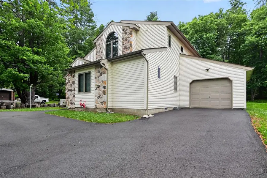 1119 Mink Court, Bushkill, PA 18324 - #2