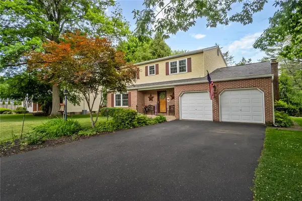 2042 Hilltop Road, Lower Saucon Twp, PA 18015