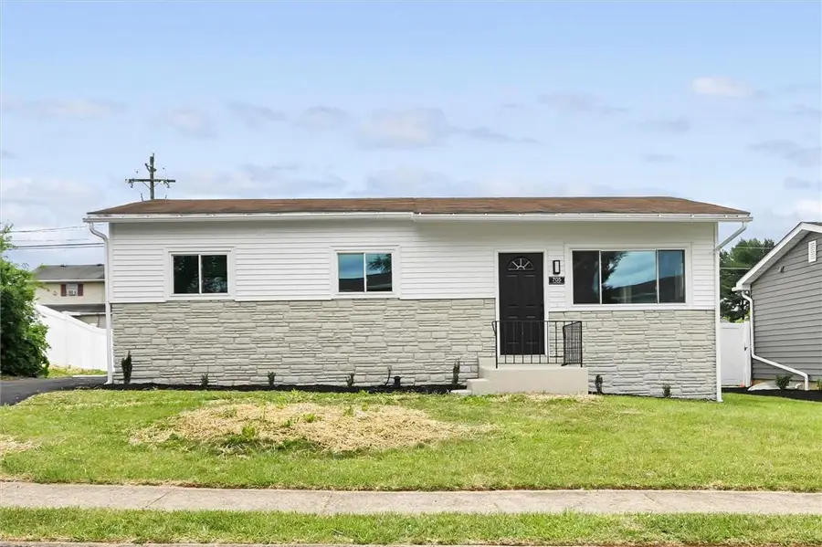 705 Faith Drive, Catasauqua, PA 18032 - #2