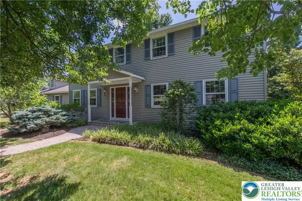 3325 Green Meadow Drive, Bethlehem City, PA 18017