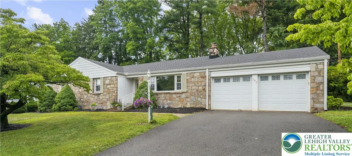 243 Flagstone, Bethlehem, PA 18017 - #1