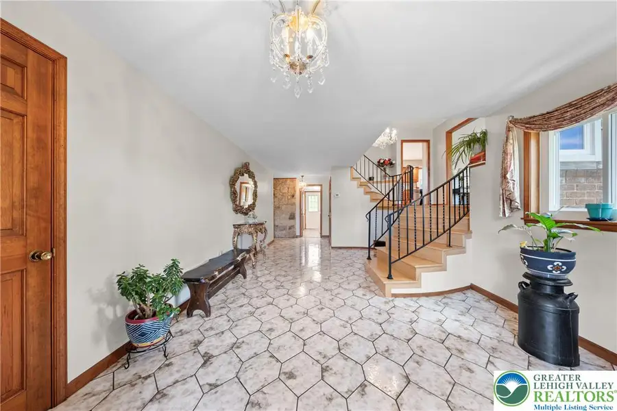 947 Tamenend Road, Bath, PA 18014 - #2