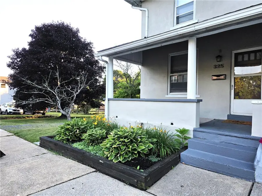 325 Delong, Emmaus, PA 18049 - #2
