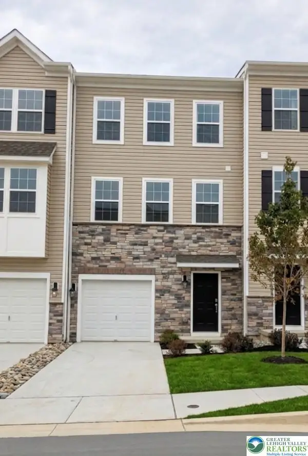 8303 Brodie Court, Upper Macungie Twp, PA 18031