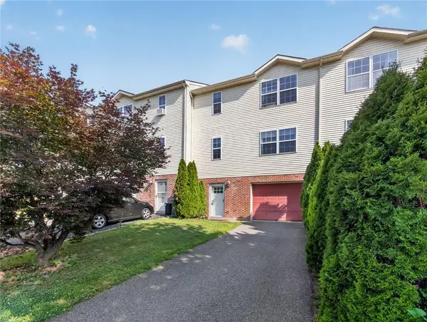 69 E 2nd St, Alburtis Boro, PA 18011