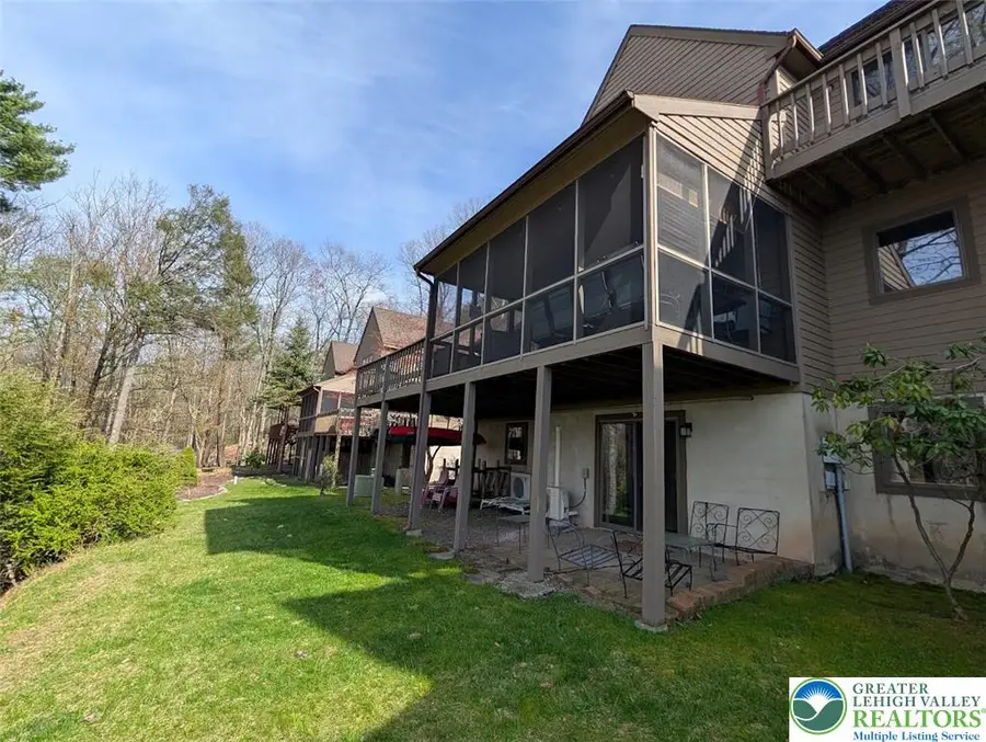 110 Woodmont Circle, Greentown, PA 18426 - #3