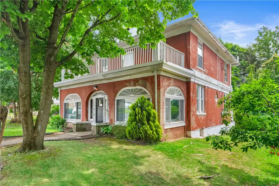 1014 E Susquehanna Street, Salisbury, PA 18103 - #2
