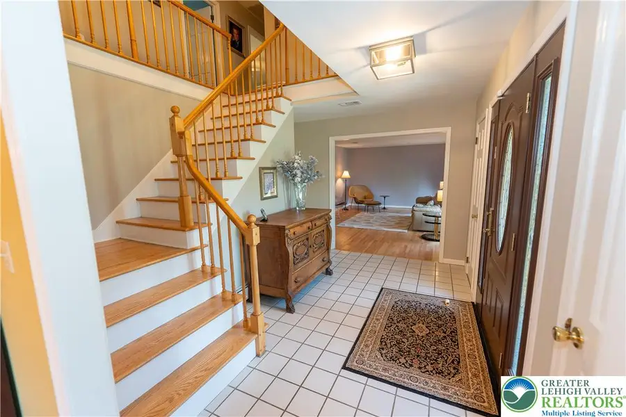 4290 Ascot Circle, Wescosville, PA 18103 - #2