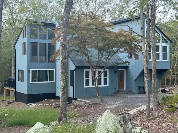 142 Saunders Drive, Lehman Twp, PA 18324