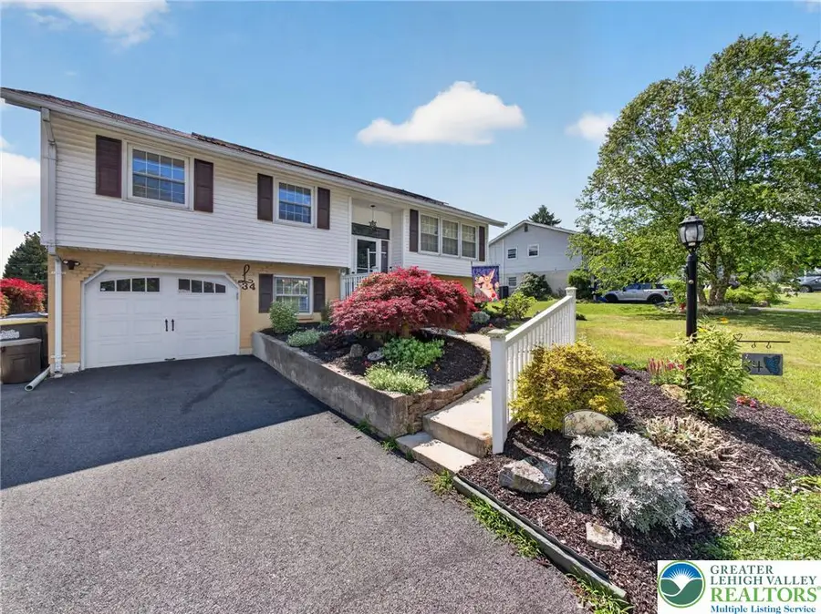 34 S 41st Street, Cetronia, PA 18104 - #3