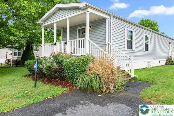 226 Greenbriar Drive S, Allen Twp, PA 18014