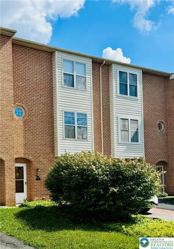 324 W 2nd St, Alburtis Boro, PA 18011