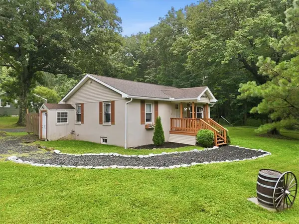 332 Route 390, Paradise Twp, PA 18326