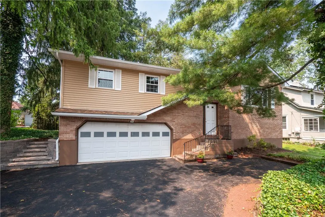 707 W State Street, Coopersburg, PA 18036 - #1