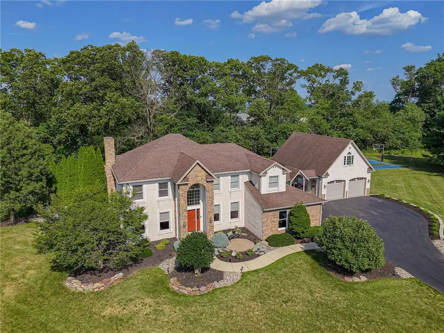 6301 Oakwood Circle, Upper Saucon, PA 18036 - #2