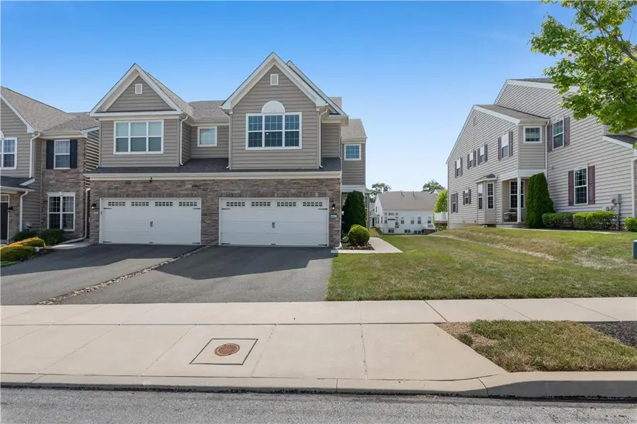 4643 Woodbrush Way, Upper Macungie, PA 18104 - #2