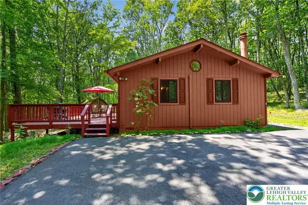 1137 Grand Mesa Dr, Chestnuthill Twp, PA 18353