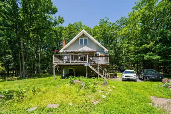 3196 Woodcrest Avenue, Chestnuthill Twp, PA 18330