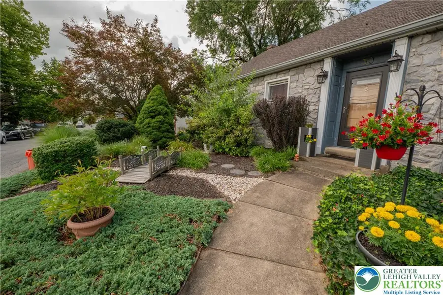 30 N 38th Street, Cetronia, PA 18104 - #2