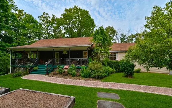 188 Olde Schoolhouse Road, Paradise Twp, PA 18326