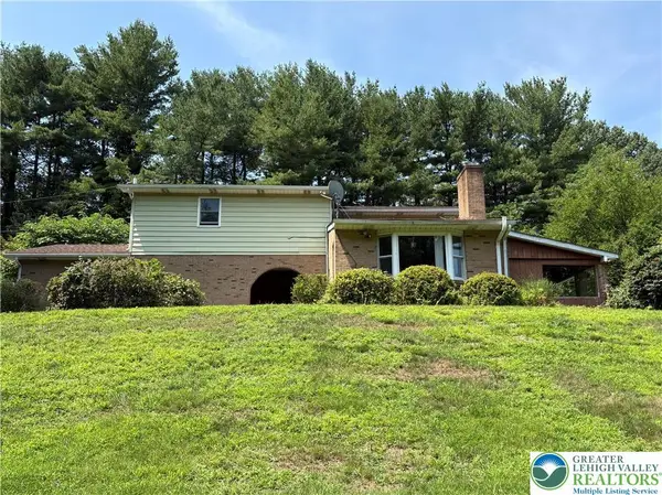 575 N Hokendauqua Drive, Moore Twp, PA 18014