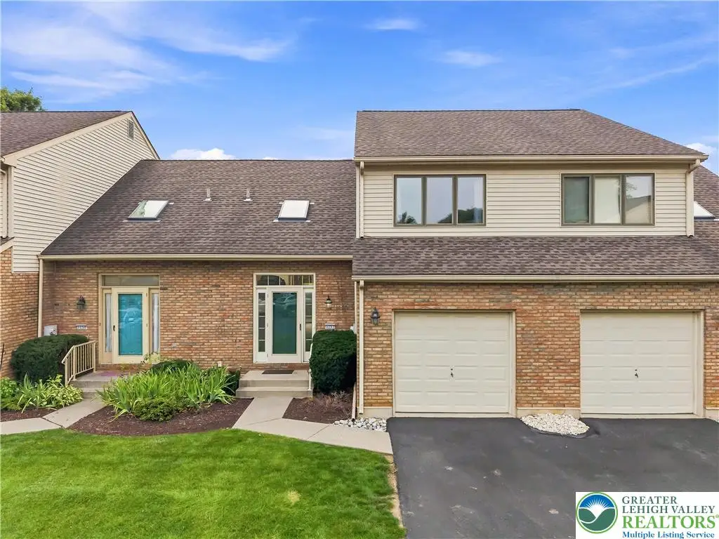3251 Oakland Square Drive, Bethlehem, PA 18020 - #1