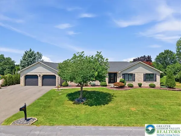 4652 Willow Lane, Lower Nazareth Twp, PA 18064