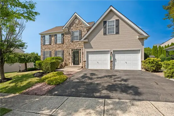 2305 Aberdeen Way, Macungie Boro, PA 18062