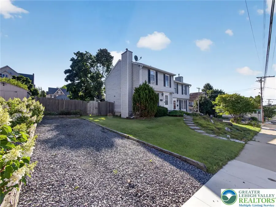 106 N Lobb Avenue, Pen Argyl, PA 18072 - #2