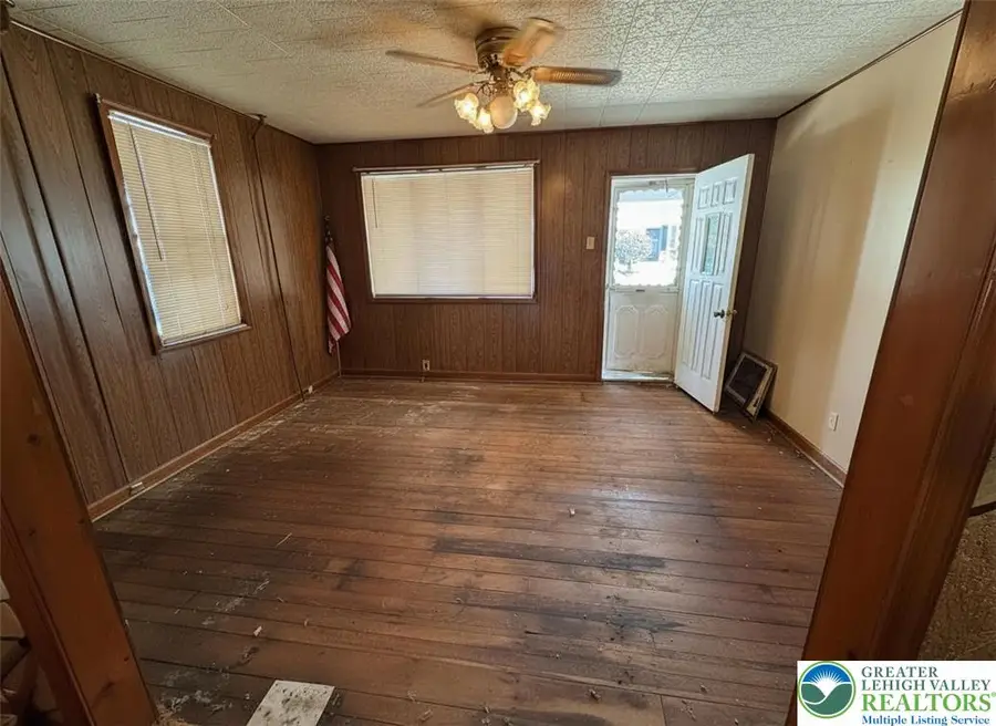 242 S 4th Street, Lehighton, PA 18235 - #3