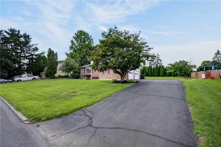 1160 Brentwood Avenue, Hanover, PA 18017 - #2