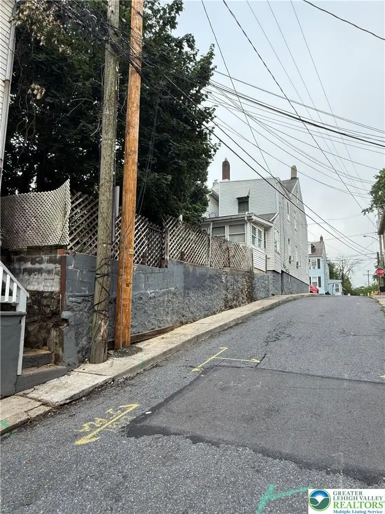 16 S 8th Street, Easton, PA 18042 - #3
