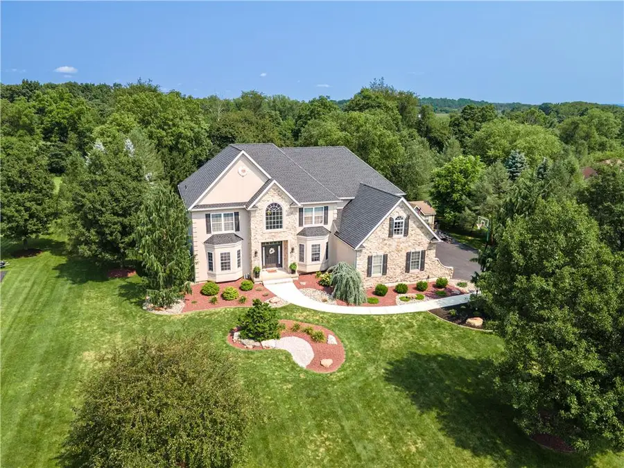 129 Chase Hollow Drive, Bushkill, PA 18064 - #2