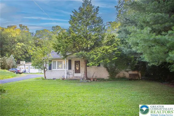 8657 S Loop Road, Washington Twp, PA 18080