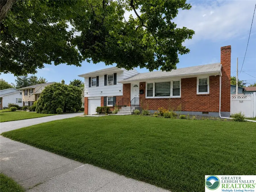 1972 Collingswood Drive, Bethlehem, PA 18018 - #2