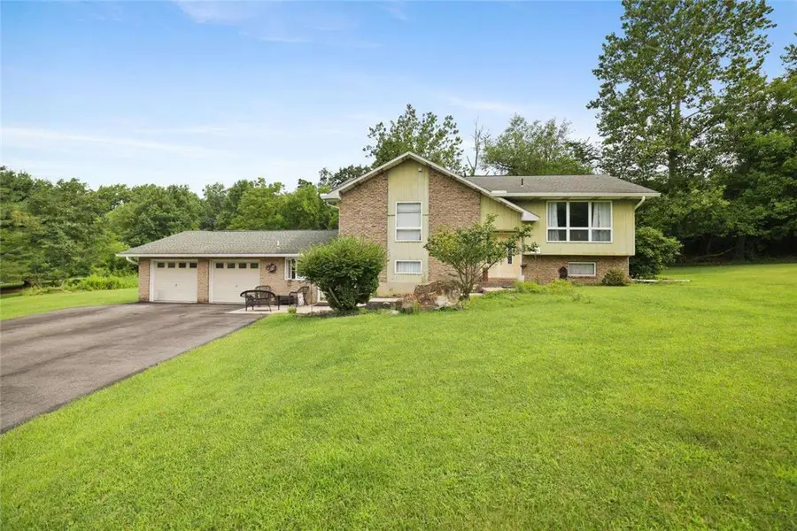 2371 Honeysuckle Road, Salisbury, PA 18103 - #2