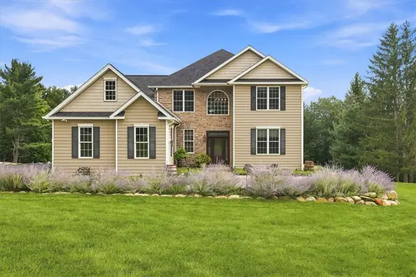 724 Silver Fox Lane, Stroudsburg, PA 18360