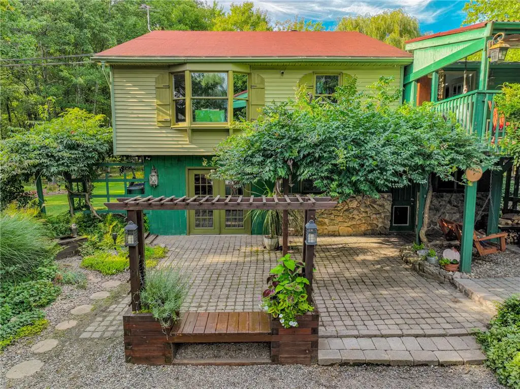 364 W Mountain Road, Bushkill, PA 18091 - #1