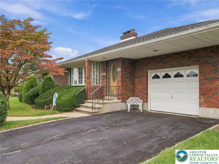1 N 9th, Coplay, PA 18037 - #2