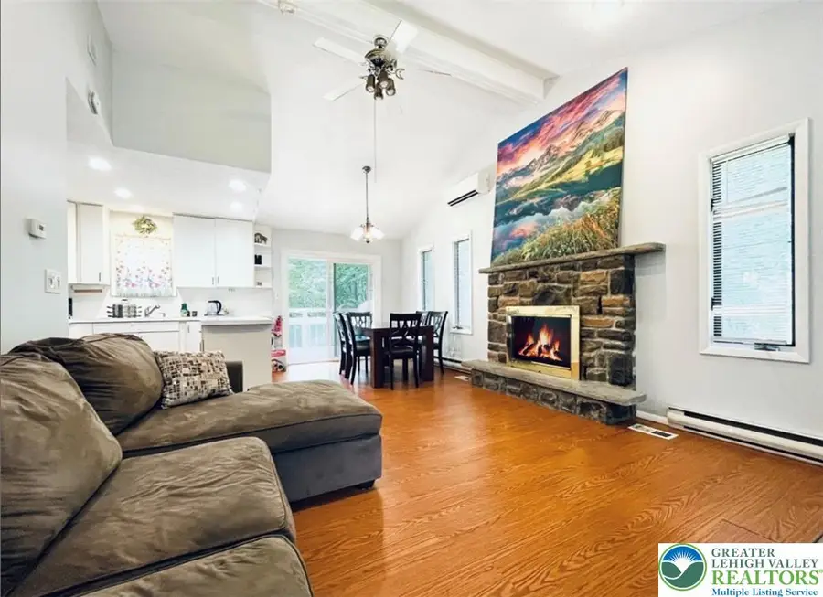 65 Livingston Lane, Clifton, PA 18424 - #3