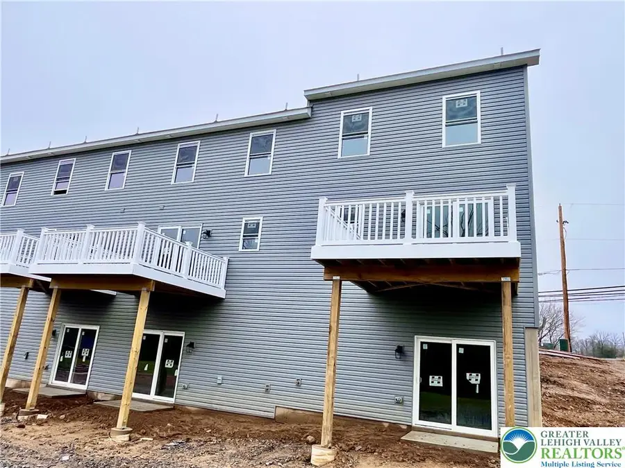 3876 E Grant Street, Slatedale, PA 18080 - #3
