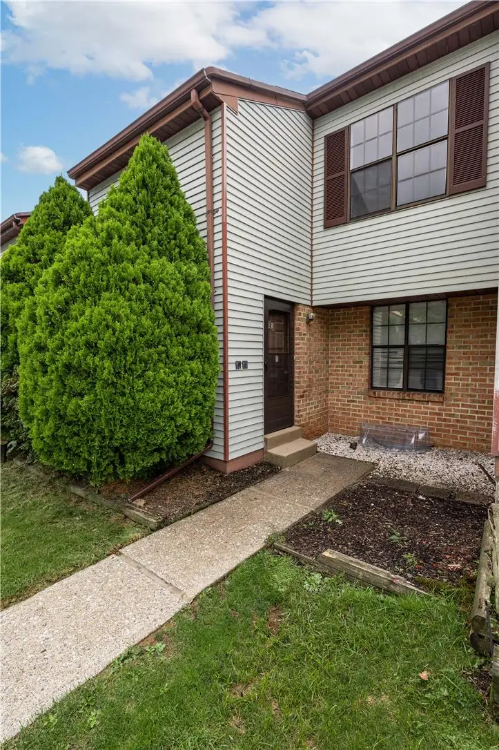 3418 Colonial Court, South Whitehall, PA 18104 - #2