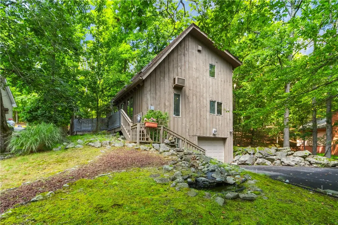 424 Saunders Drive, Saw Creek, PA 18324 - #1