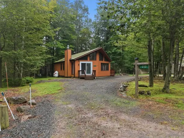 215 Paxinos Drive, Coolbaugh Twp, PA 18347