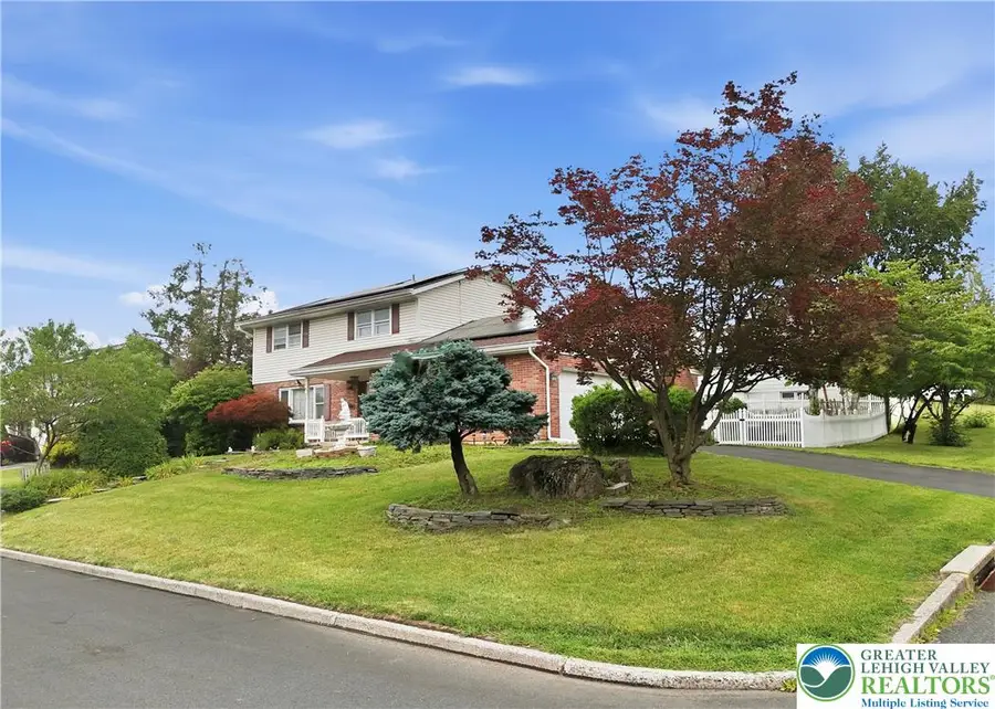 3303 Barklay Road, Hokendauqua, PA 18052 - #3