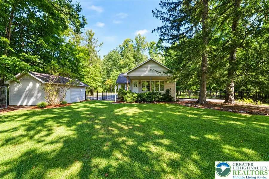 559 W Center Street, Plainfield, PA 18091 - #2