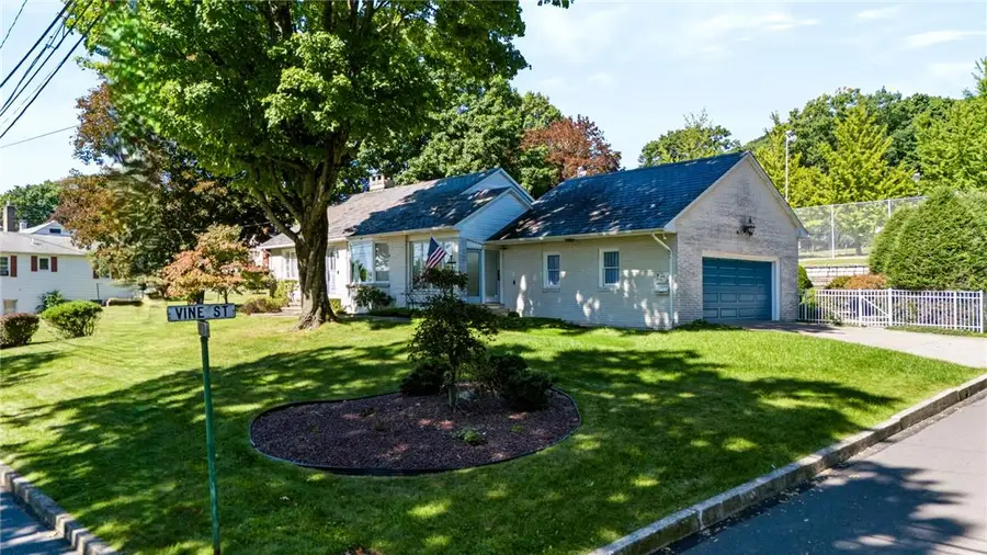 203 Vine Street, Pen Argyl, PA 18072 - #2