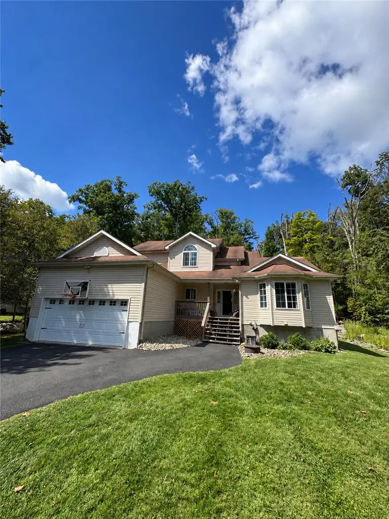 6043 Decker Rd, Saw Creek, PA 18324 - #1