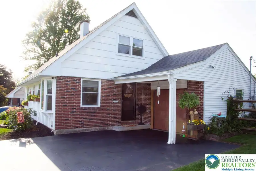 3427 Gail Lane, Hokendauqua, PA 18052 - #2