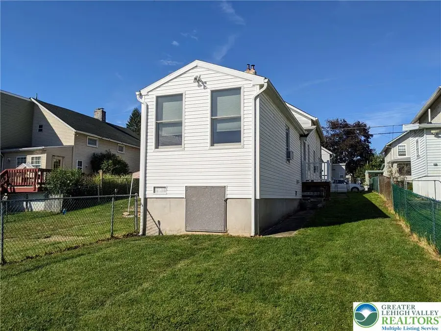 3112 N 2nd Street, Hokendauqua, PA 18052 - #3